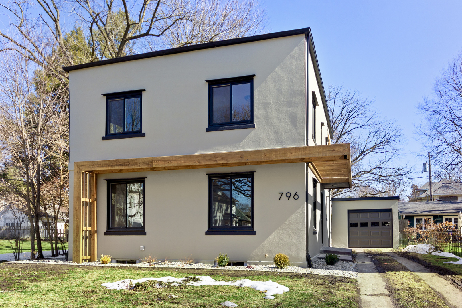 796 South Greenwood Avenue Kankakee, IL 60901 - Photo 1 of 22 front view of a house with a yard