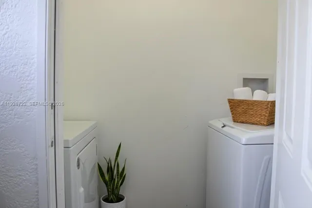 $2,450 | 300 Southwest 8th Street, Unit 302, Fort Lauderdale, FL 33315