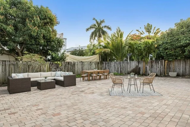 $2,450 | 300 Southwest 8th Street, Unit 302, Fort Lauderdale, FL 33315