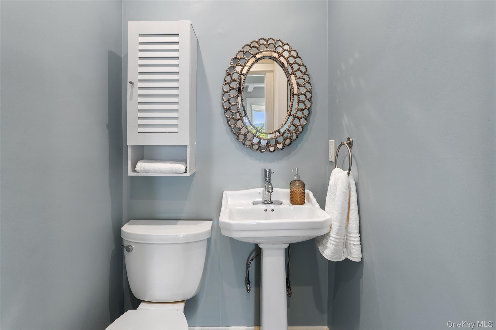 989 Rte 9W Nyack, NY 10960 - Photo 21 of 50 Main floor powder room off pantry