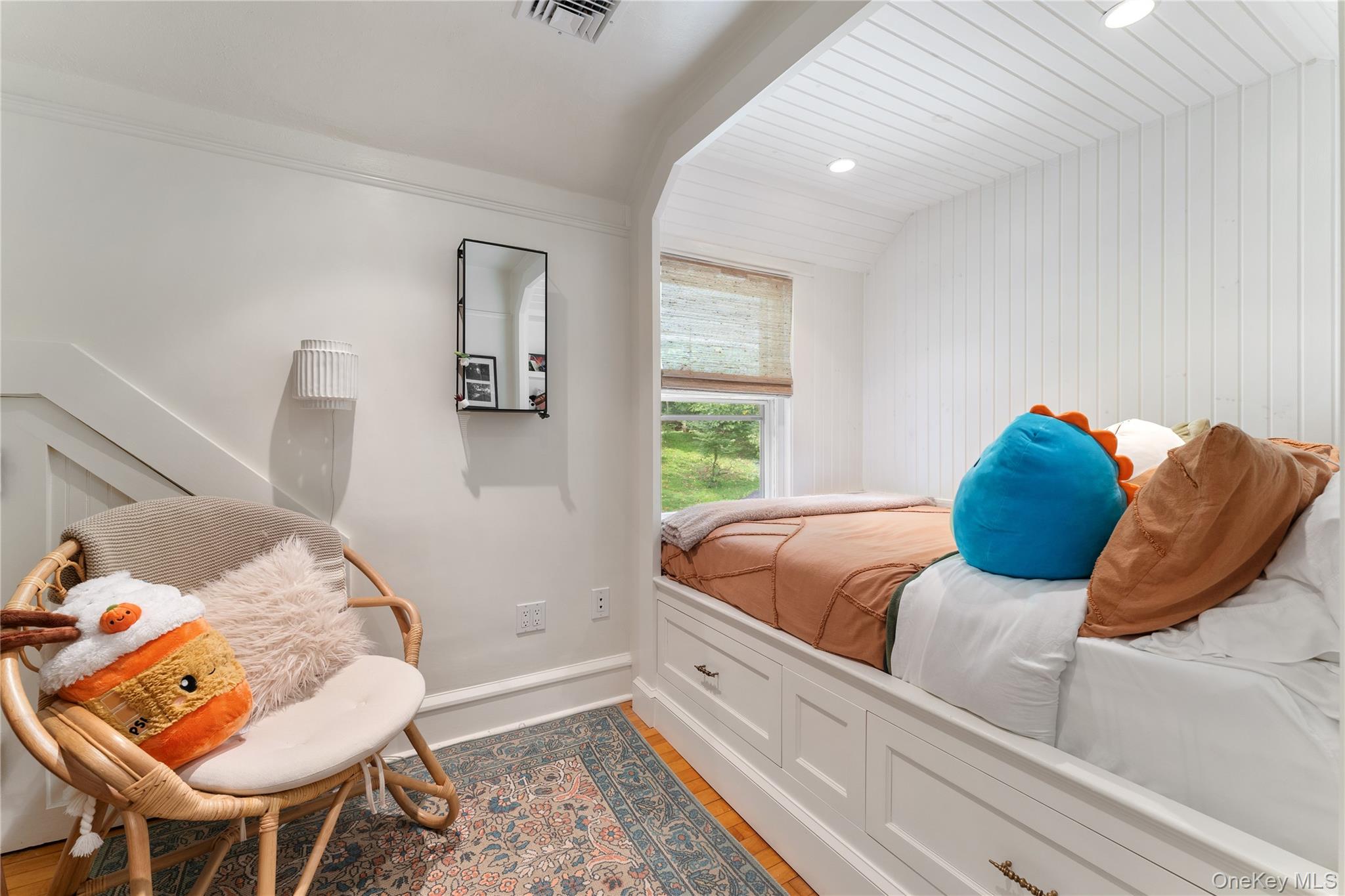 989 Rte 9W Nyack, NY 10960 - Photo 32 of 50 Bedroom #4 with built in bed