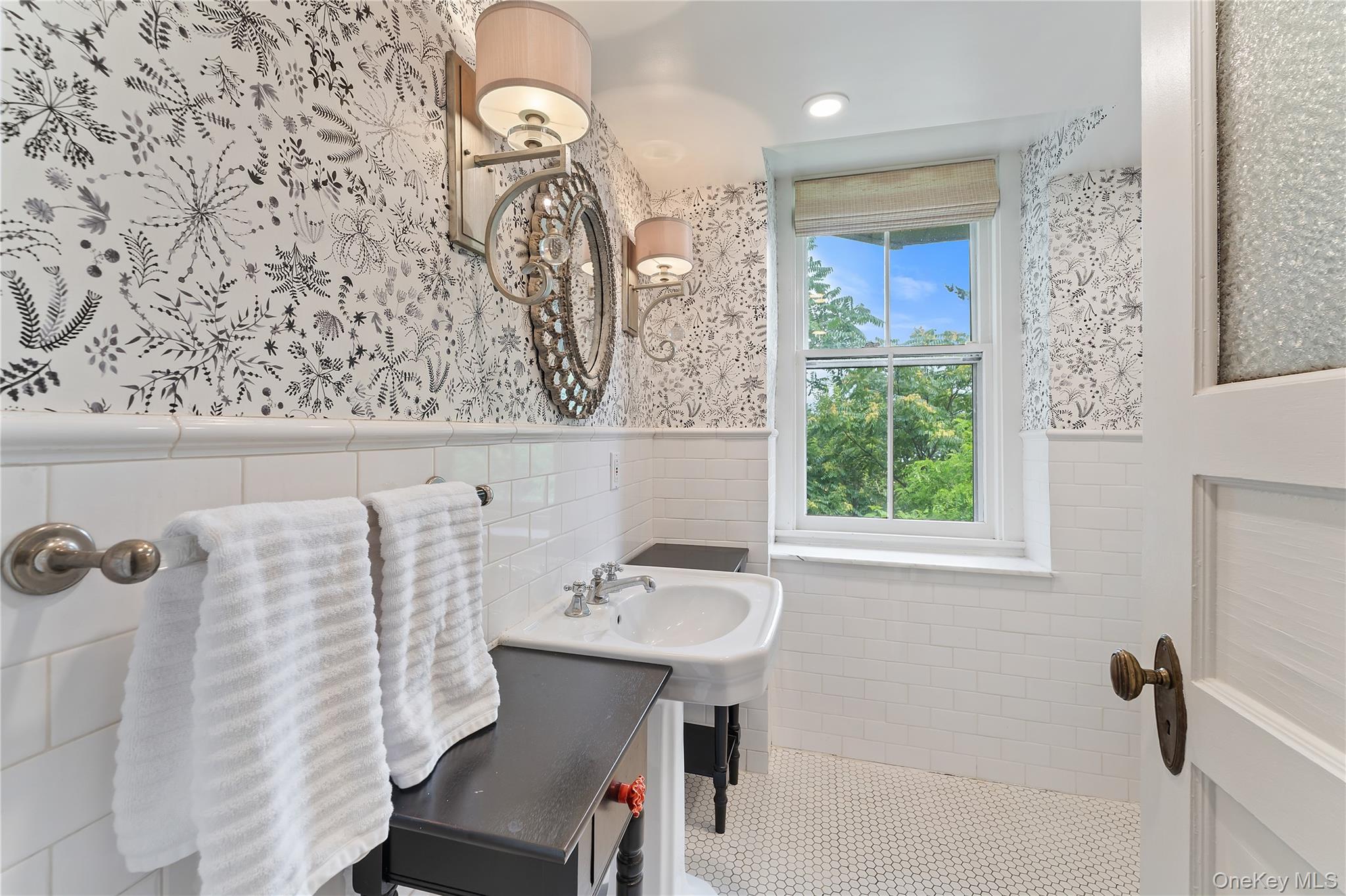 989 Rte 9W Nyack, NY 10960 - Photo 36 of 50 Lower level ensuite bathroom