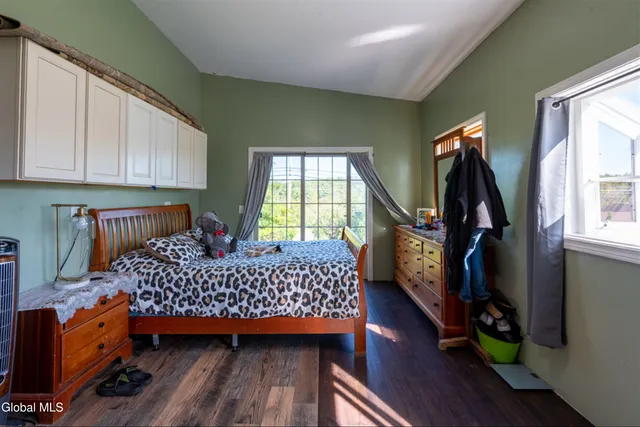 $325,000 | 2 Harold Drive, Altamont, NY 12009