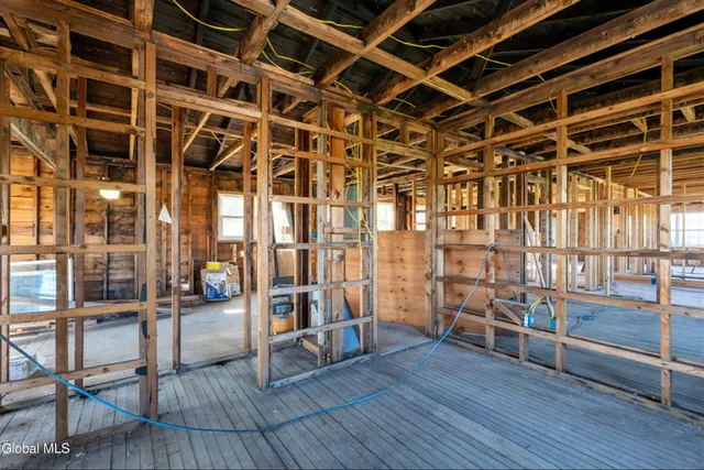 $325,000 | 2 Harold Drive, Altamont, NY 12009