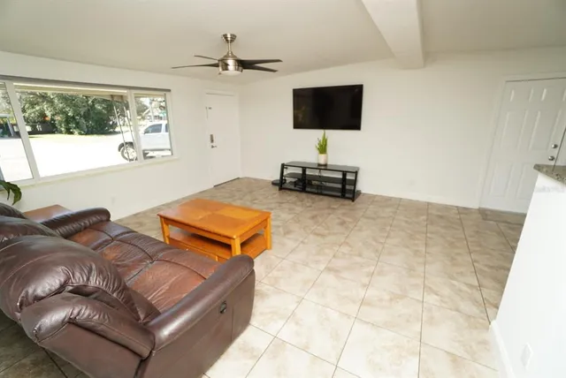 $325,000 | 1002 Orangewalk Drive, Brandon, FL 33511