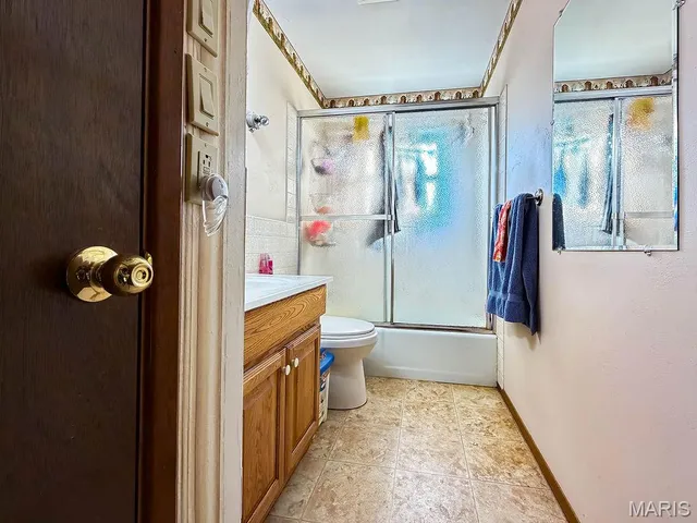 $193,900 | 202 Meadowbrook Drive, Farmington, MO 63640