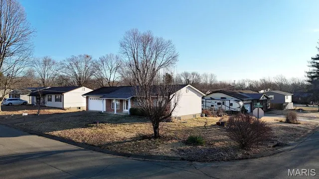 $193,900 | 202 Meadowbrook Drive, Farmington, MO 63640