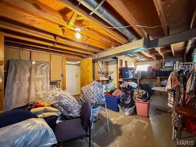 $193,900 | 202 Meadowbrook Drive, Farmington, MO 63640