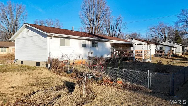 $193,900 | 202 Meadowbrook Drive, Farmington, MO 63640