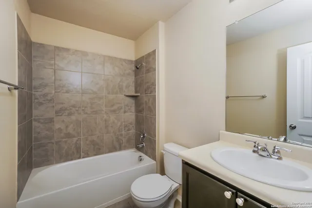 $2,670 | 8939 Hickman Park, San Antonio, TX 78254