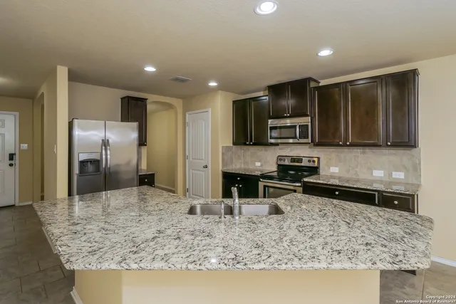 $2,670 | 8939 Hickman Park, San Antonio, TX 78254