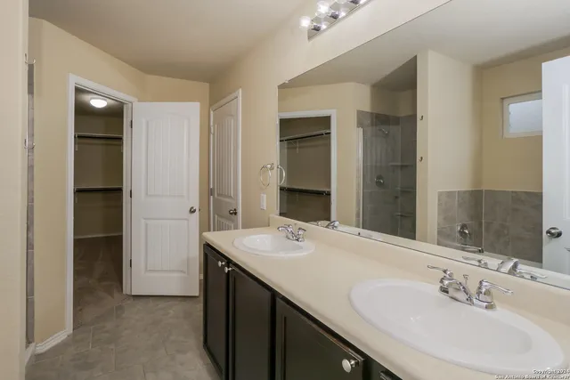 $2,670 | 8939 Hickman Park, San Antonio, TX 78254