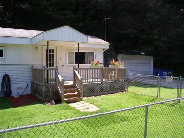 788 Sandmill Road Cheshire, MA 01225 - Photo 5 of 14 Sweet! Deck!