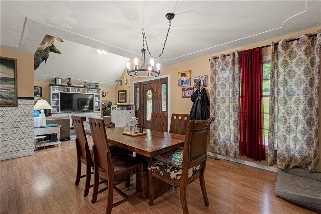 3054 Bedillion Road Washington, PA 15301 - Photo 5 of 47 Perfect for hosting family dinners or holiday gatherings.