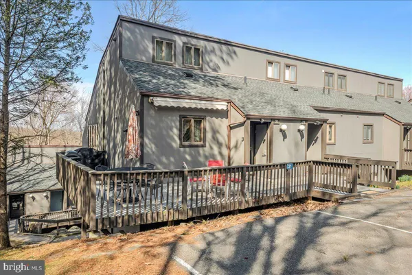 $370,000 | 31 Middle Village Way, Tannersville, PA 18372