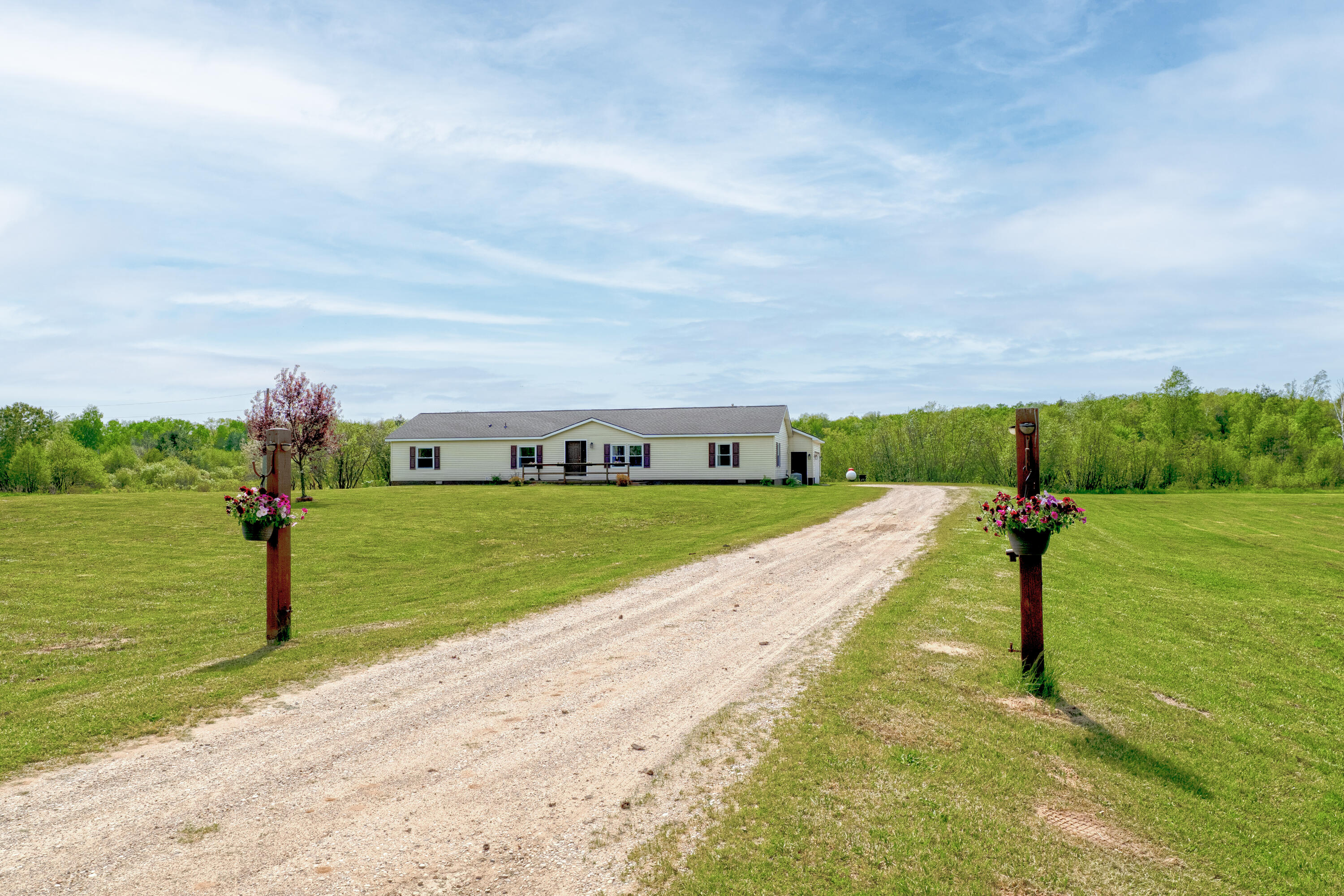 10815 South Hawkins Road Reed City, MI 49677 - Photo 2 of 33 P1068691-HDR-Edit