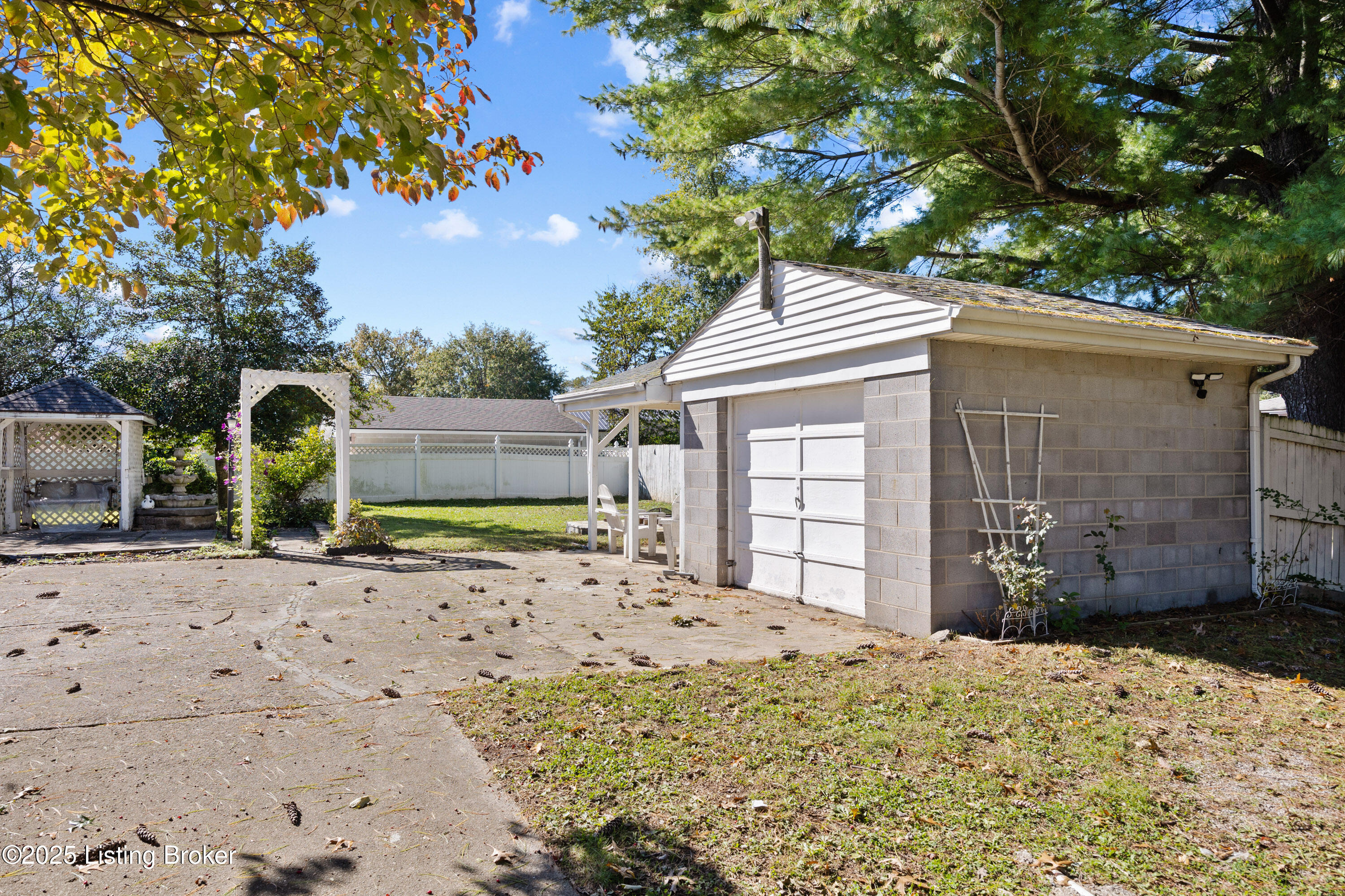 8296 Terry Road Louisville, KY 40258 - Photo 23 of 34 006