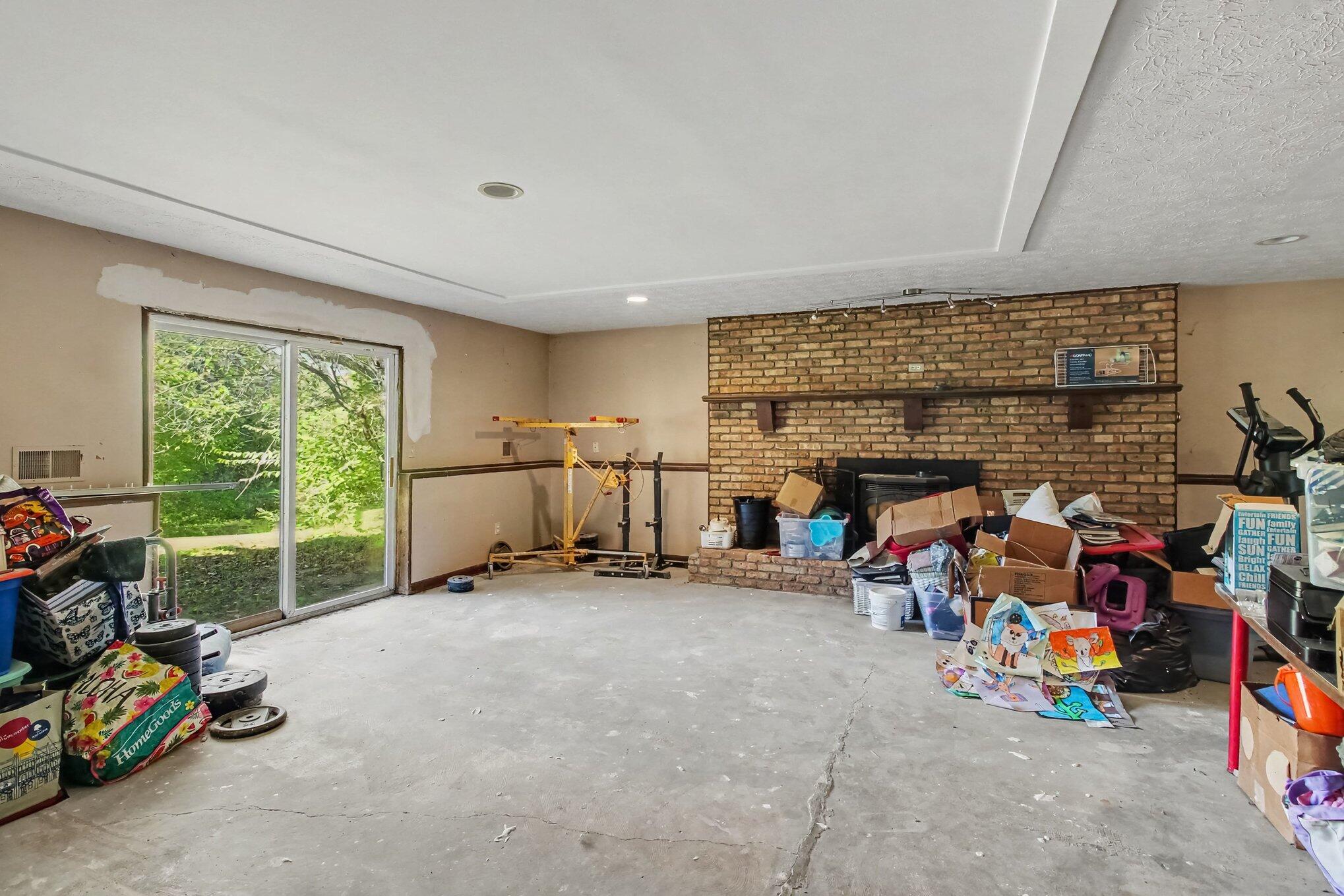 5490 Pingree Road Howell, MI 48843 - Photo 17 of 28 017_file_2830