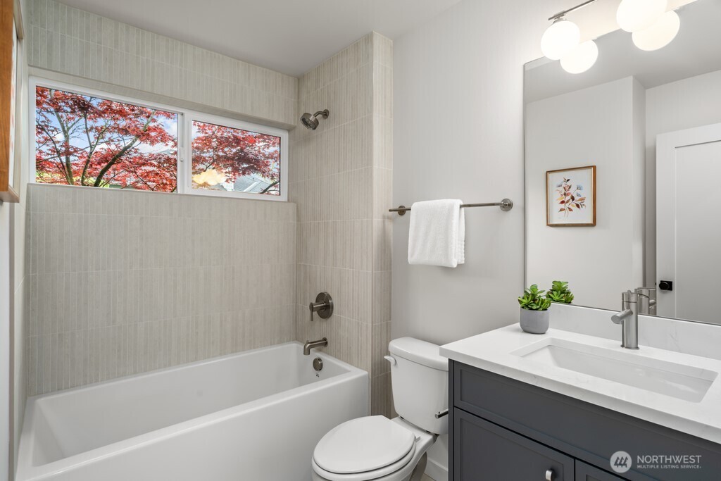 2509 North 42nd Street Seattle, WA 98103 - Photo 16 of 26