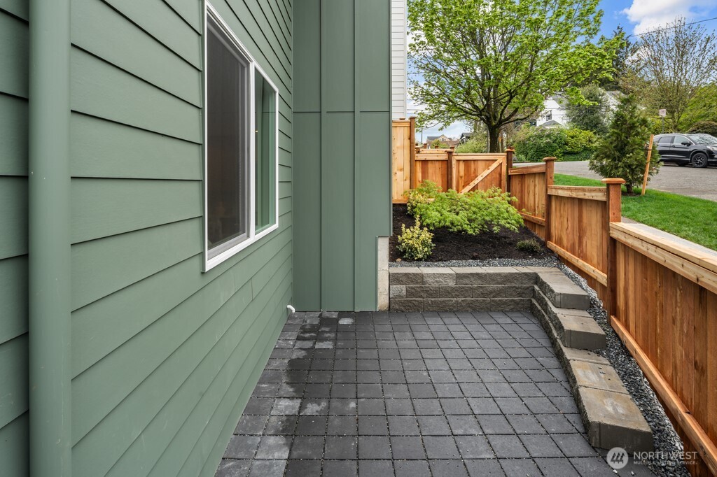 2509 North 42nd Street Seattle, WA 98103 - Photo 18 of 26