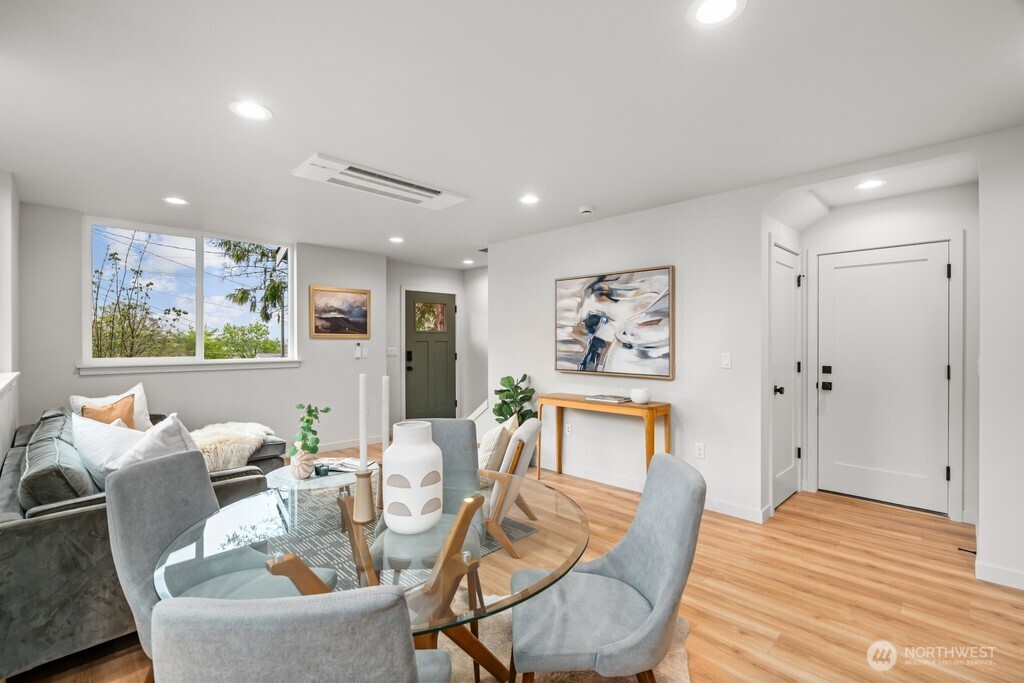 2509 North 42nd Street Seattle, WA 98103 - Photo 4 of 26
