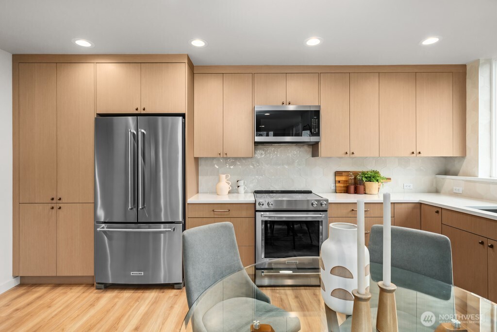 2509 North 42nd Street Seattle, WA 98103 - Photo 9 of 26