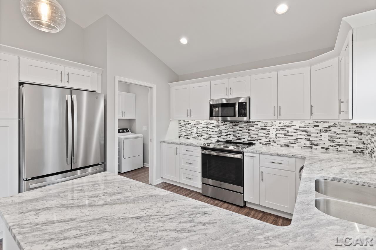 563 Ridge Lane Tecumseh, MI 49286 - Photo 22 of 38 50066988-21.JPG