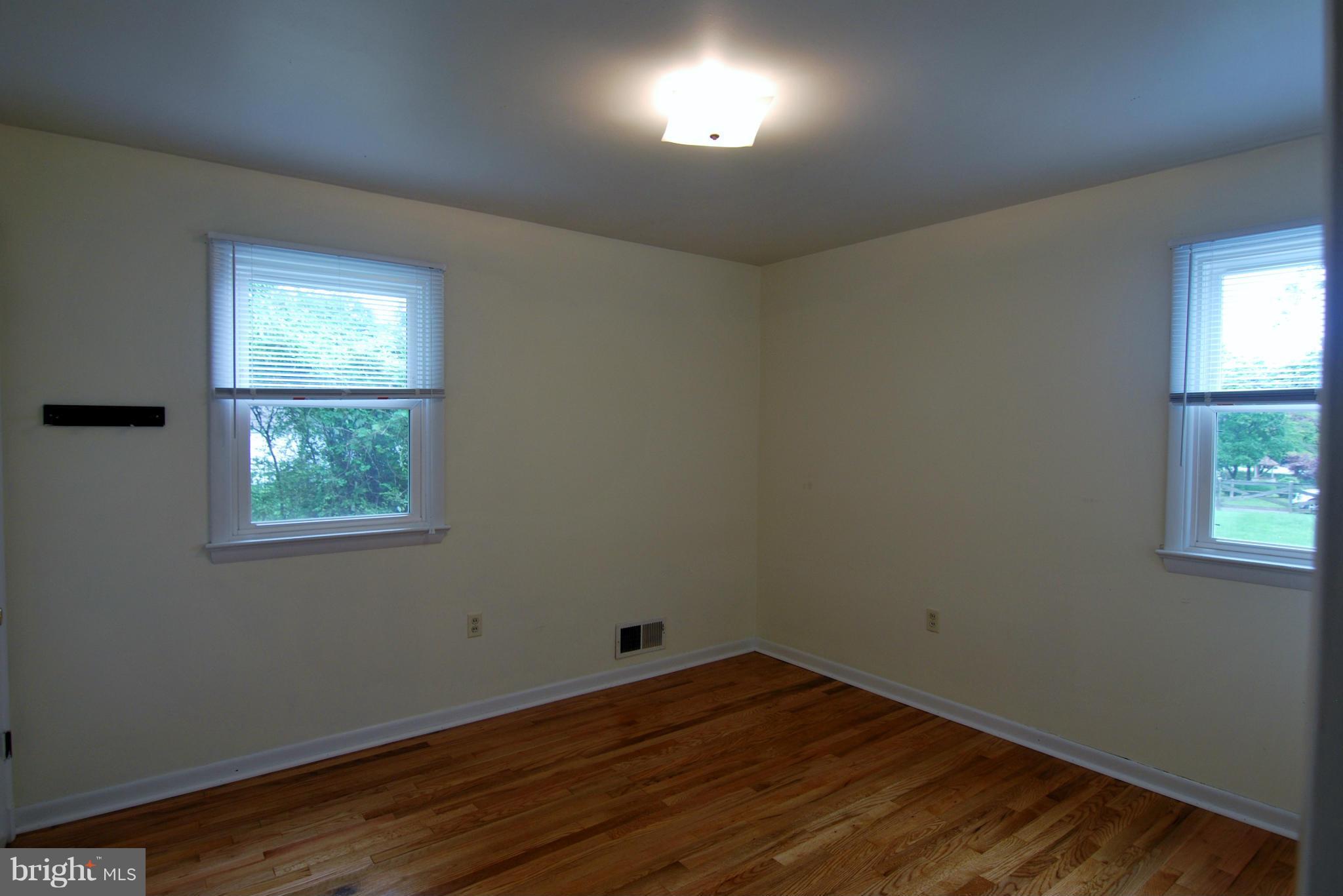 16 Mills Road Gaithersburg, MD 20877 - Photo 15 of 24 Bedroom