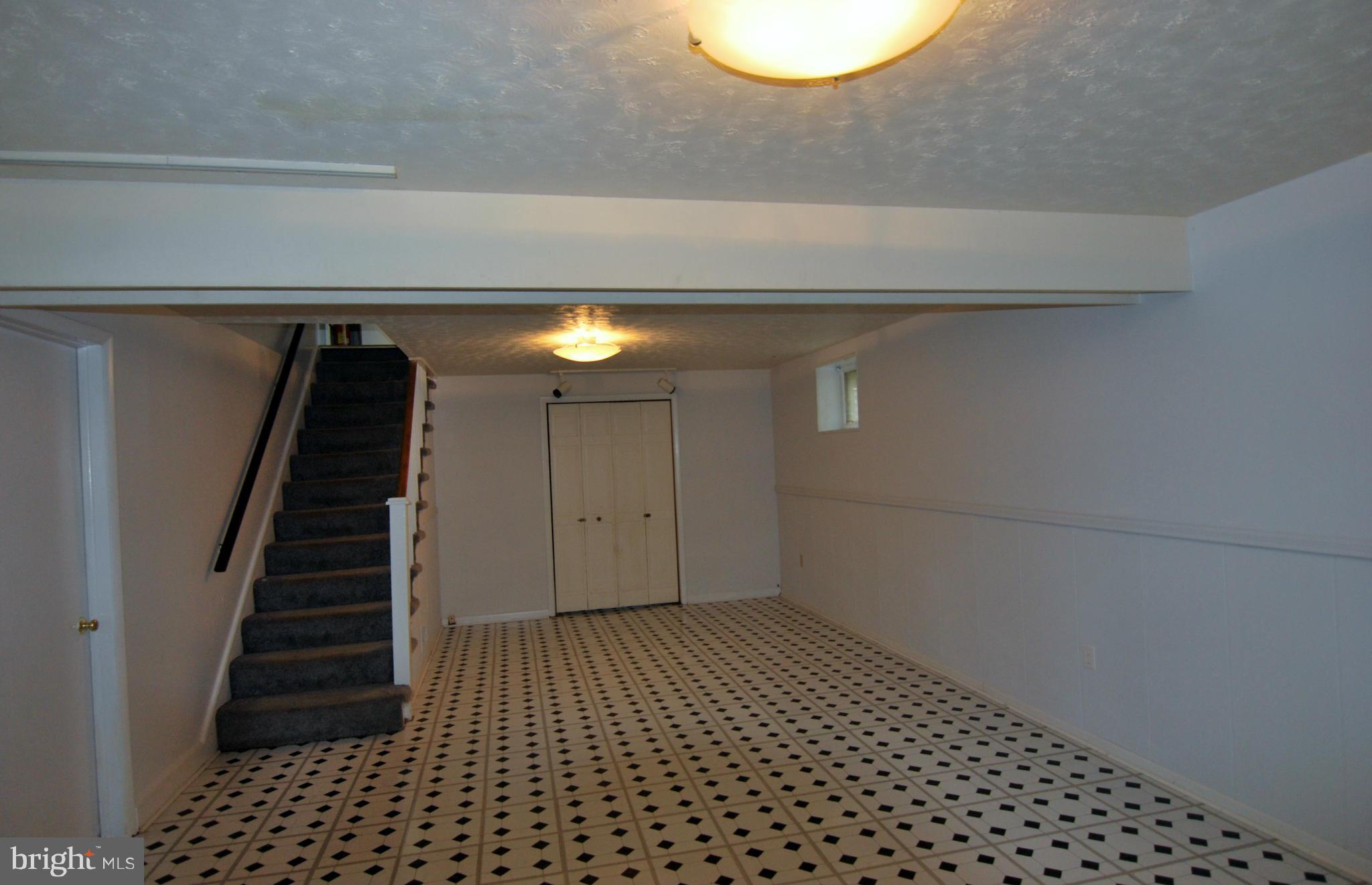 16 Mills Road Gaithersburg, MD 20877 - Photo 20 of 24 Family Room