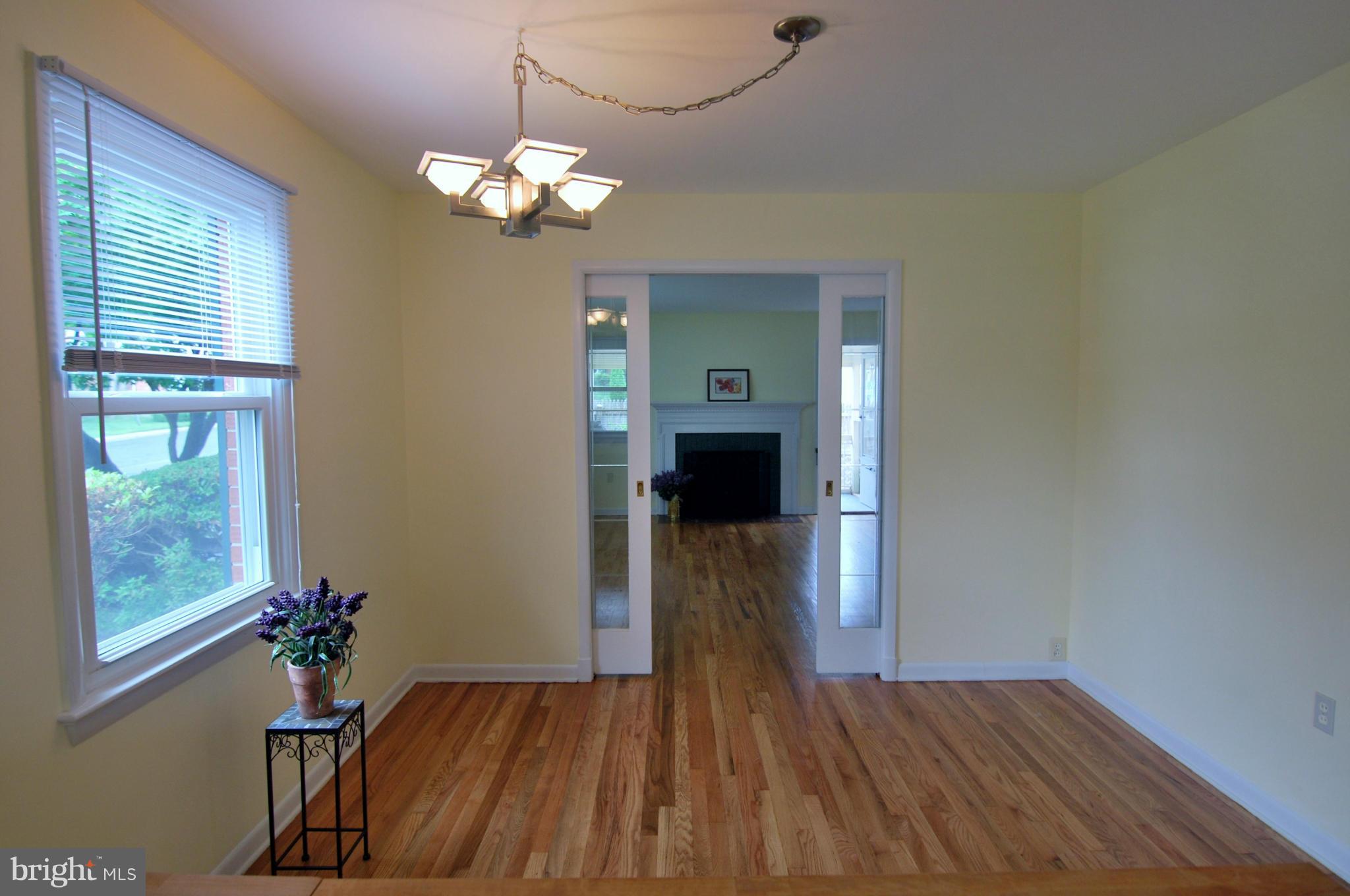 16 Mills Road Gaithersburg, MD 20877 - Photo 9 of 24 Dining Room