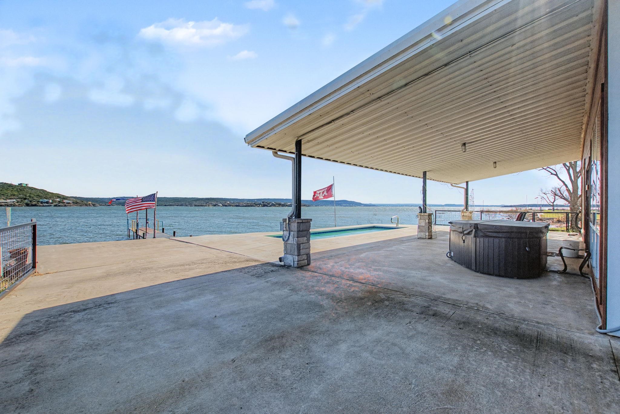 303 Lakeshore Loop Tow, TX 78672 - Photo 8 of 30 a view of a terrace