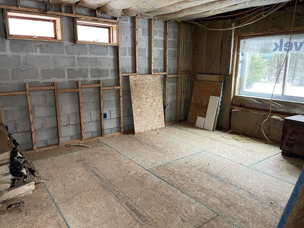 8 Dawson Road Worcester, MA 01602 - Photo 5 of 17 Gallery Image 5