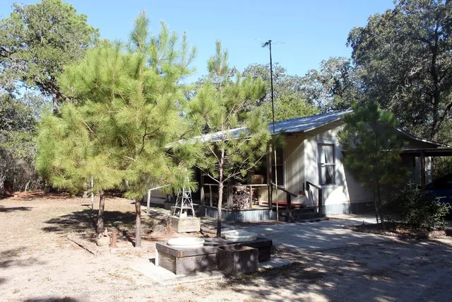 $220,000 | 224 Sides Lane, Lockhart, TX 78644