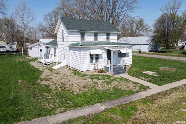 $127,000 | 121 North Broad Street, Loraine, IL 62349