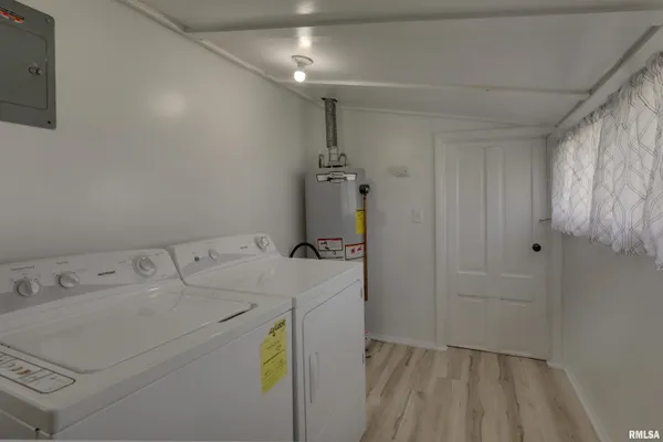 $127,000 | 121 North Broad Street, Loraine, IL 62349