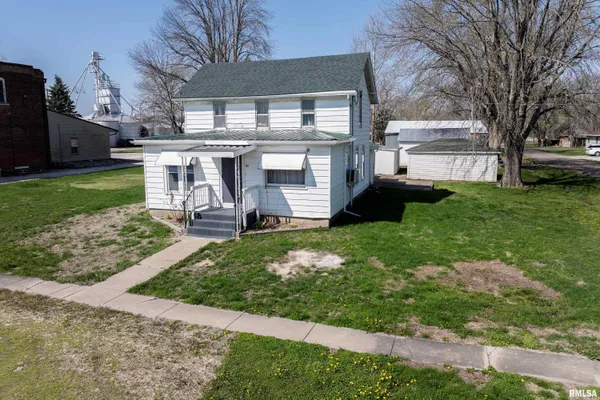 $127,000 | 121 North Broad Street, Loraine, IL 62349