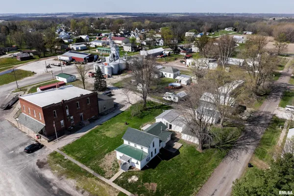 $127,000 | 121 North Broad Street, Loraine, IL 62349