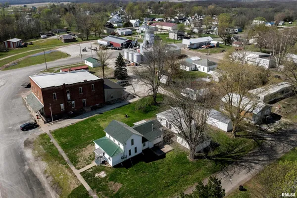 $127,000 | 121 North Broad Street, Loraine, IL 62349