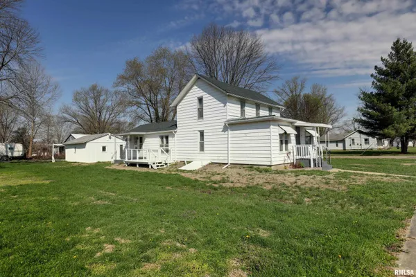 $127,000 | 121 North Broad Street, Loraine, IL 62349