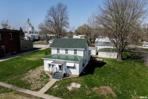 $127,000 | 121 North Broad Street, Loraine, IL 62349