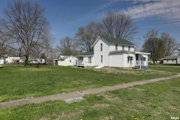 $127,000 | 121 North Broad Street, Loraine, IL 62349