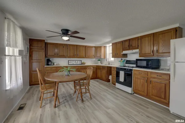 $127,000 | 121 North Broad Street, Loraine, IL 62349