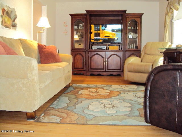 9115 Blowing Tree Road Louisville, KY 40220 - Photo 36 of 81 DSC03984