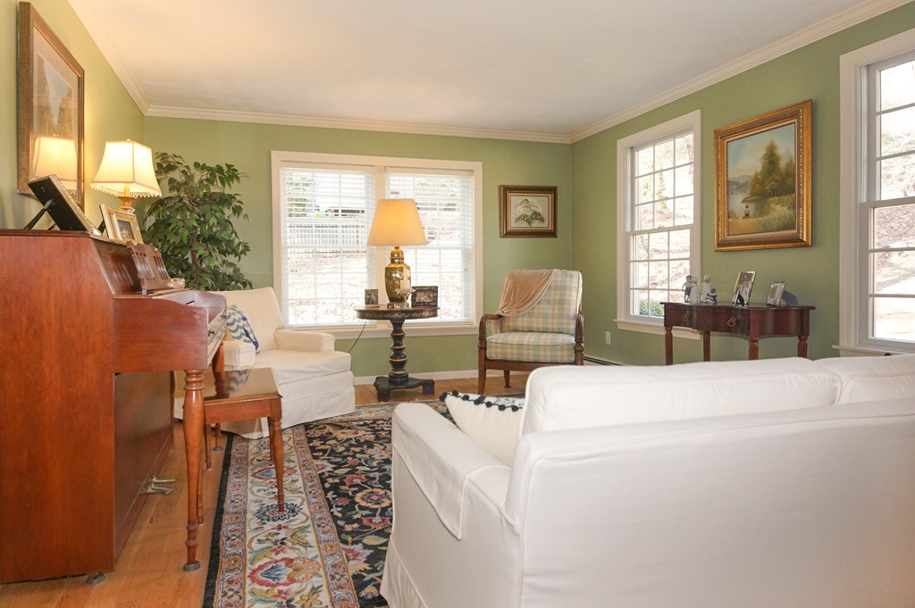 11 Longmeadow Road Norfolk, MA 02056 - Photo 9 of 24 Gallery Image 9