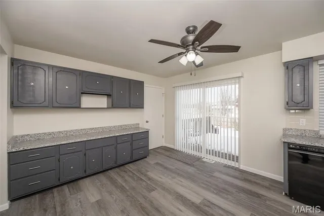 $349,900 | 136 Universal Drive, St. Peters, MO 63376