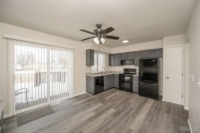 $349,900 | 136 Universal Drive, St. Peters, MO 63376