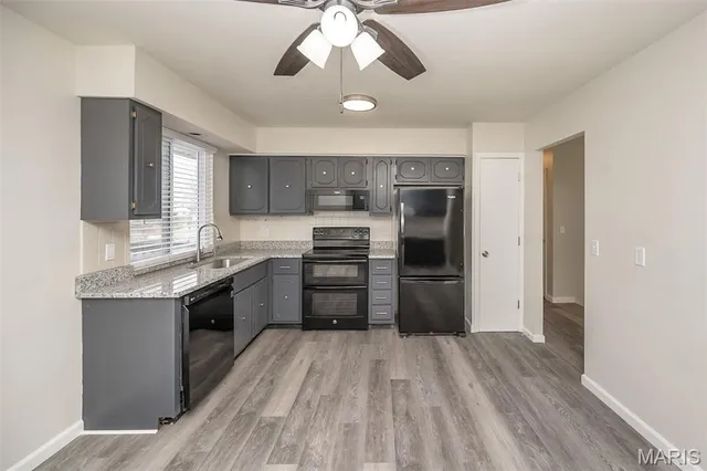 $349,900 | 136 Universal Drive, St. Peters, MO 63376