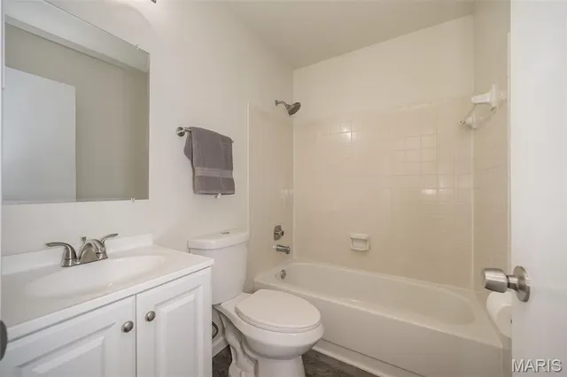 $349,900 | 136 Universal Drive, St. Peters, MO 63376