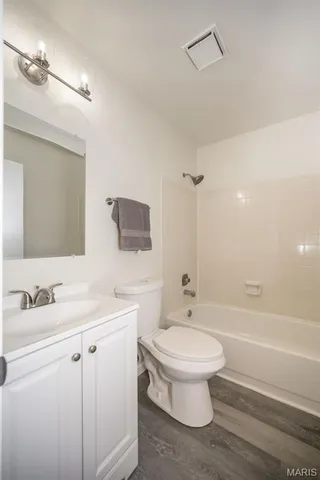 $349,900 | 136 Universal Drive, St. Peters, MO 63376