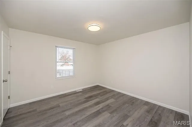 $349,900 | 136 Universal Drive, St. Peters, MO 63376